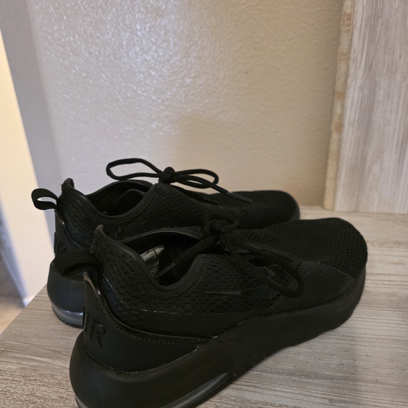 Nike Black Athletic Shoes - Picture 3 of 4